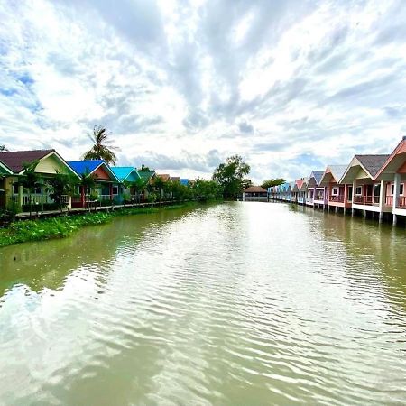 Baan Chay Namm Resort Bangkok Exterior foto