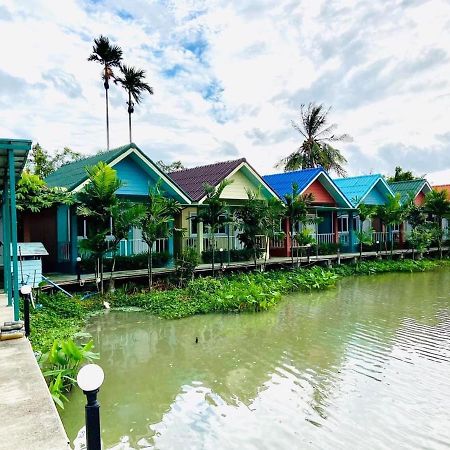 Baan Chay Namm Resort Bangkok Exterior foto