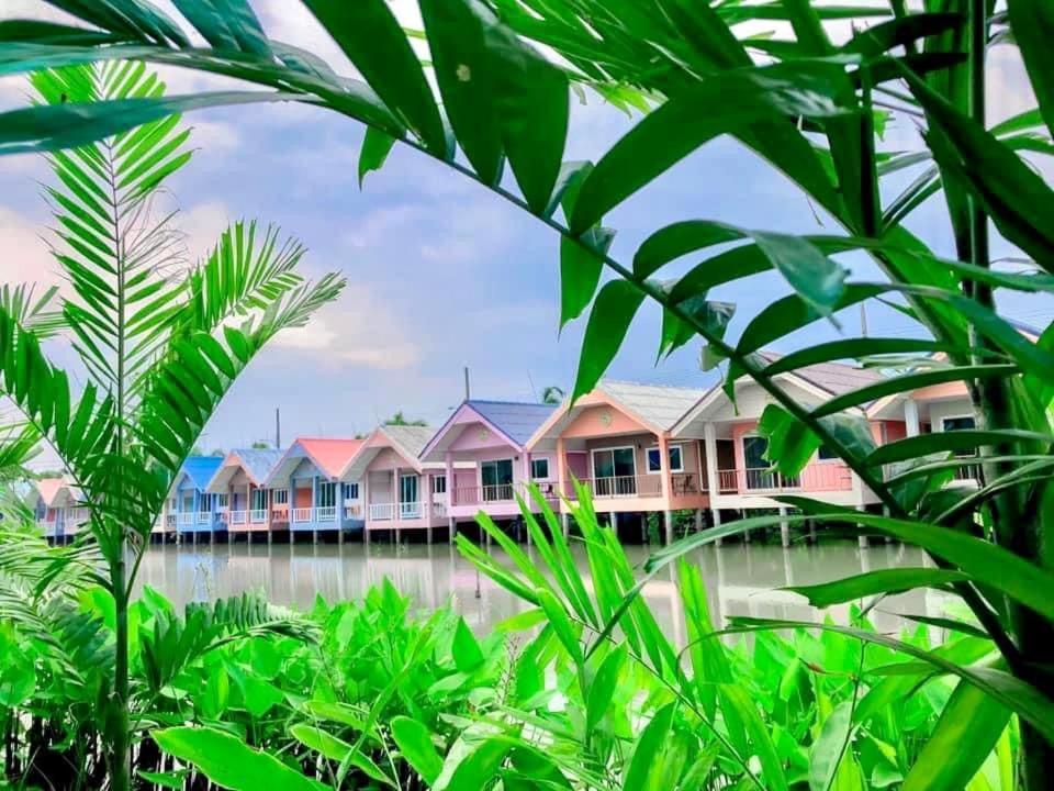 Baan Chay Namm Resort Bangkok Exterior foto