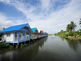Baan Chay Namm Resort Bangkok Exterior foto